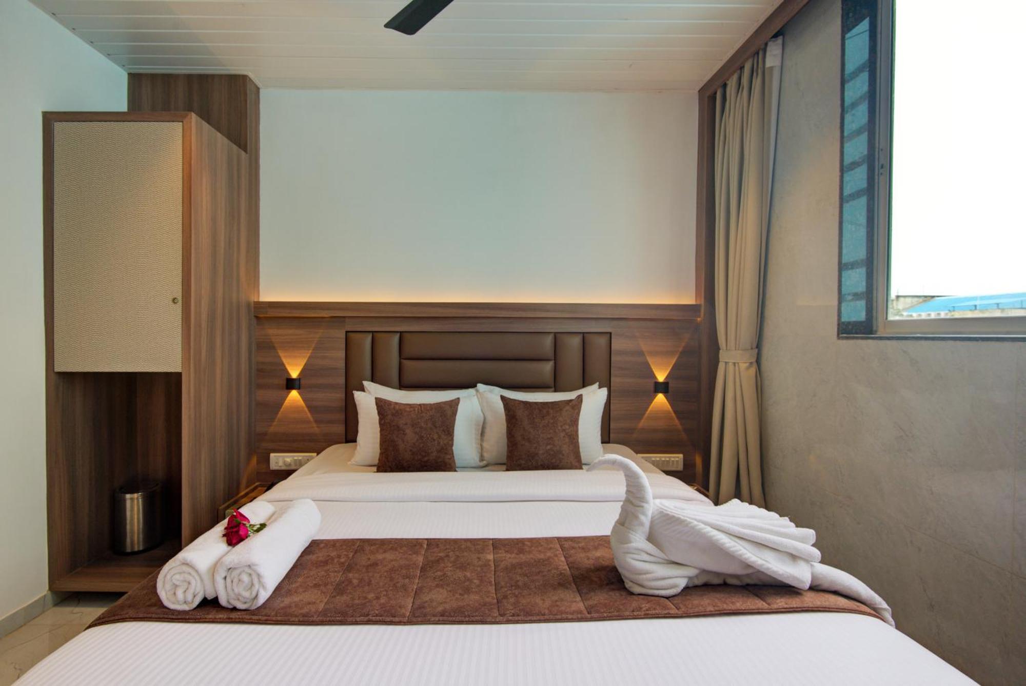 Hotel Galaxy Inn Navi Mumbai Dış mekan fotoğraf