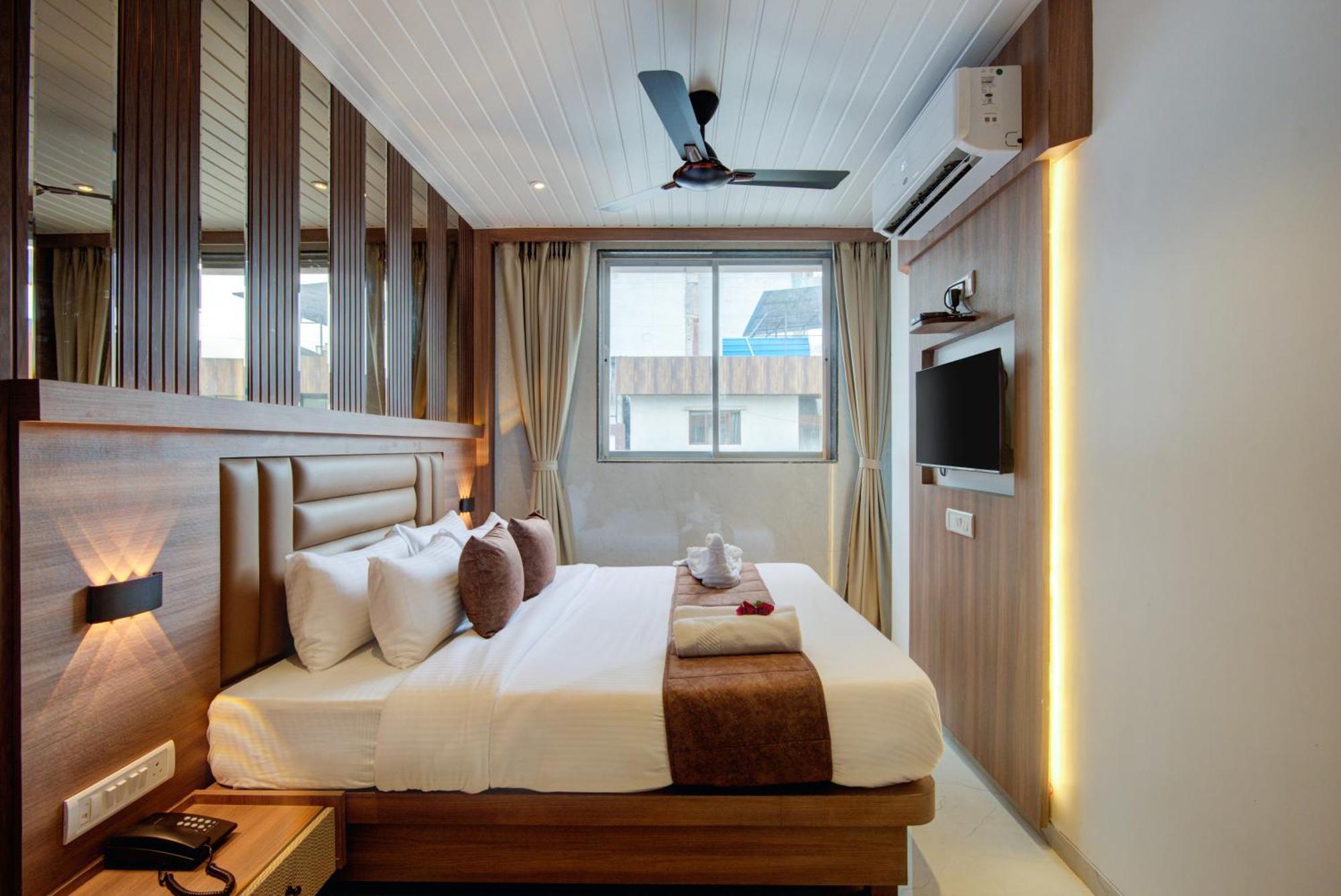 Hotel Galaxy Inn Navi Mumbai Dış mekan fotoğraf