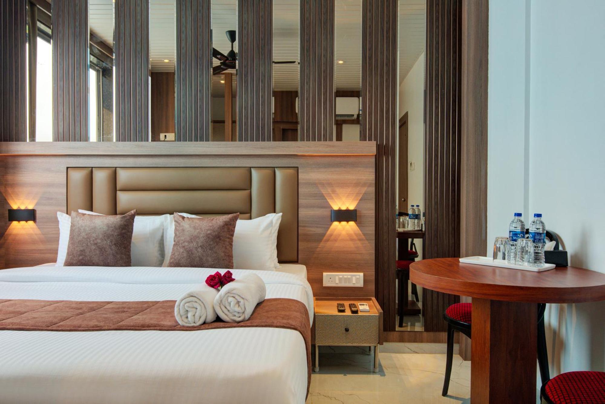Hotel Galaxy Inn Navi Mumbai Dış mekan fotoğraf